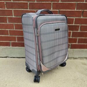 LONDON FOG DARTMOUTH COLLECTION 20” EXPANDABLE 8-WHEEL SPINNER CARRY-ON